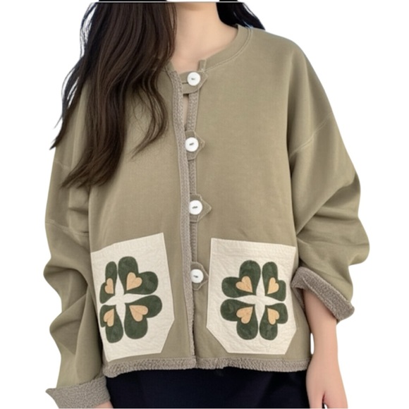 Anvil Women's Upcycled Cottagecore Sweatshirt Cardigan Quilted Clover Design XL - Picture 1 of 9